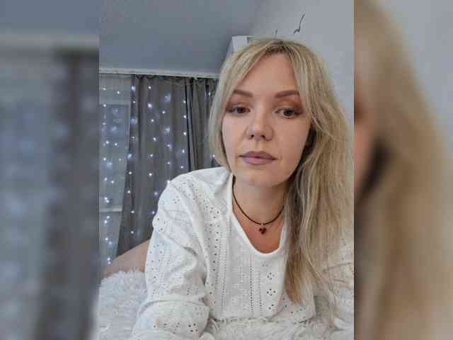Red_Rose_98 webcam