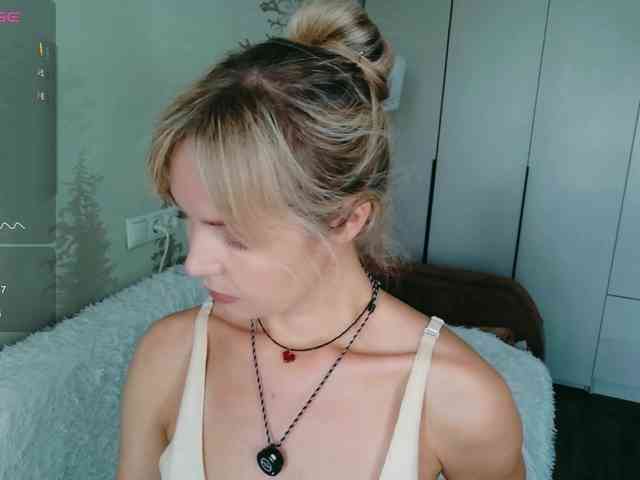 Red_Rose_98 webcam