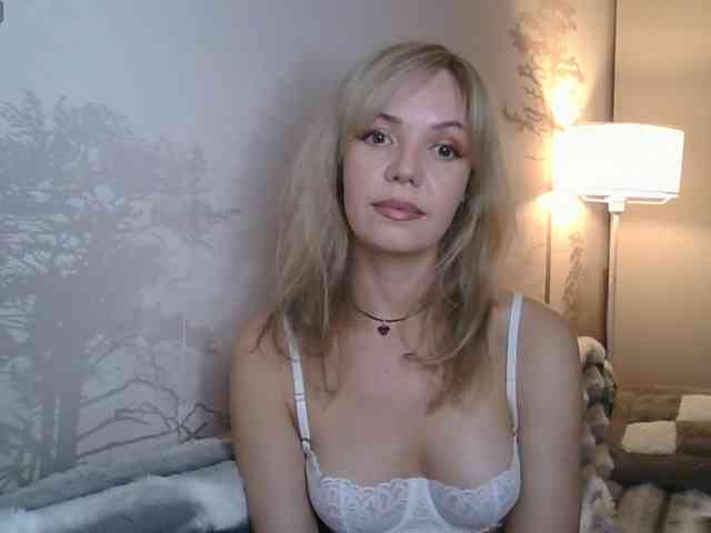 Red_Rose_98 webcam