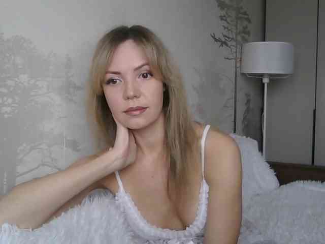 Red_Rose_98 webcam
