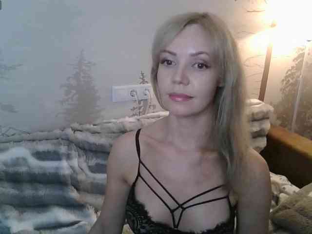 Red_Rose_98 webcam