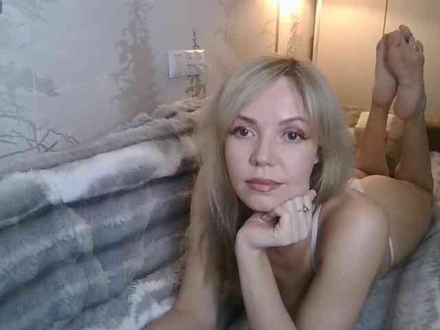 Red_Rose_98 webcam