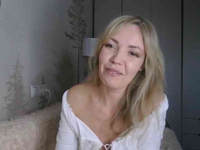 Red_Rose_98 webcam