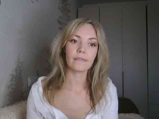 Red_Rose_98 webcam