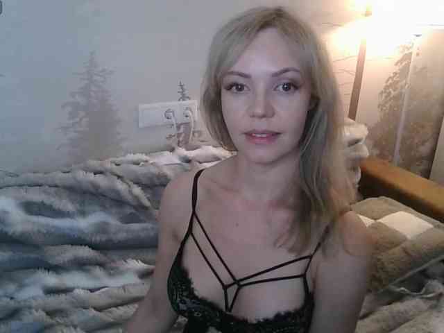 Red_Rose_98 webcam
