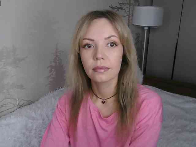 Red_Rose_98 webcam