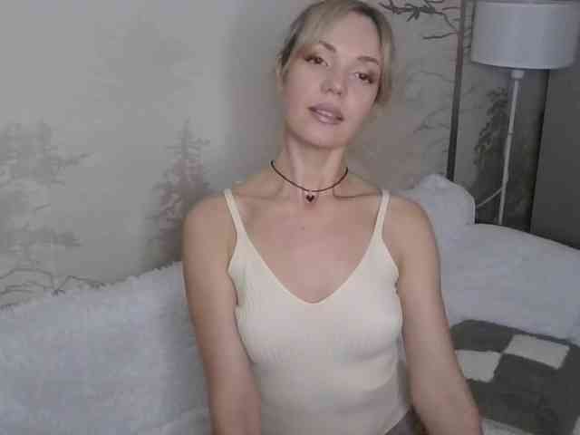 Red_Rose_98 webcam