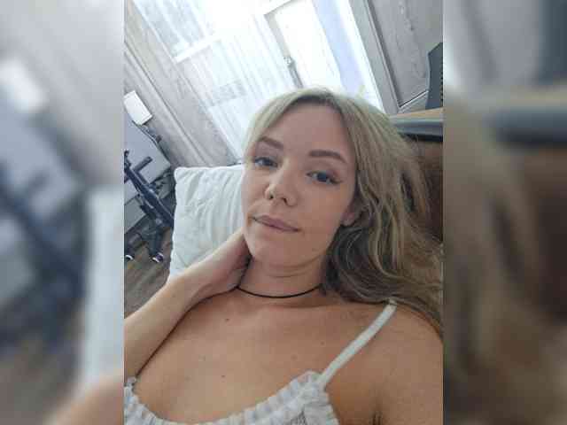 Red_Rose_98 webcam