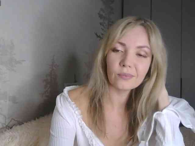 Red_Rose_98 webcam