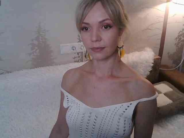 Red_Rose_98 webcam