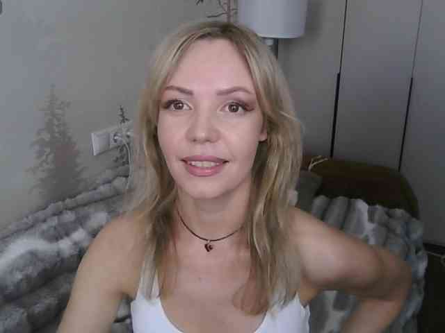 Red_Rose_98 webcam