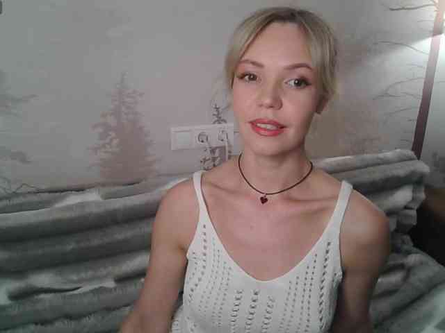 Red_Rose_98 webcam