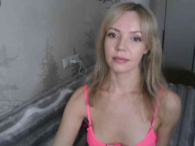 Red_Rose_98 webcam