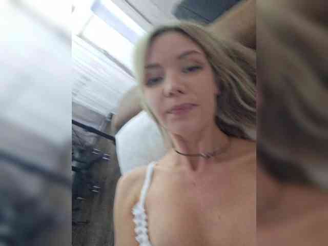 Red_Rose_98 webcam