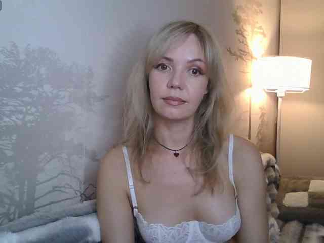 Red_Rose_98 webcam