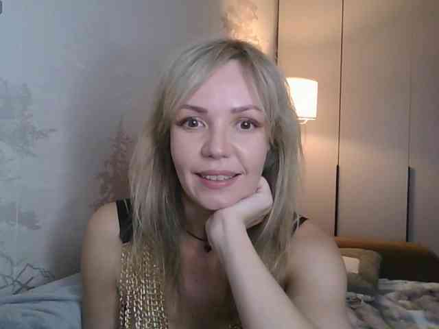 Red_Rose_98 webcam