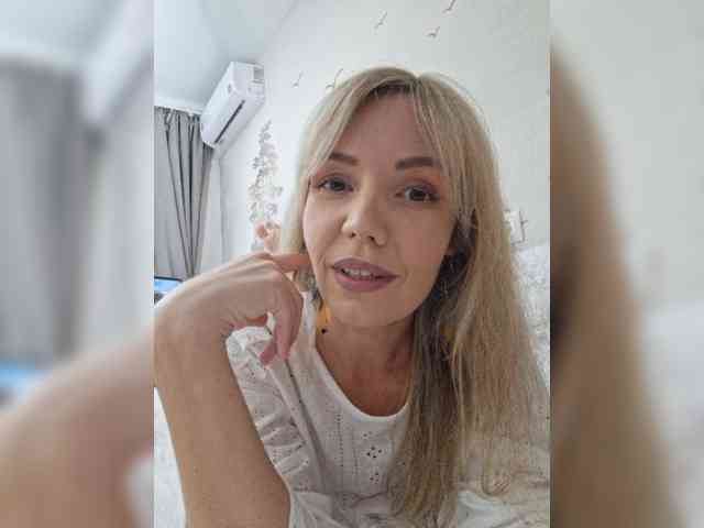 Red_Rose_98 webcam