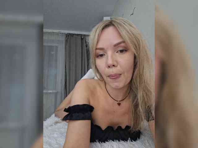 Red_Rose_98 webcam