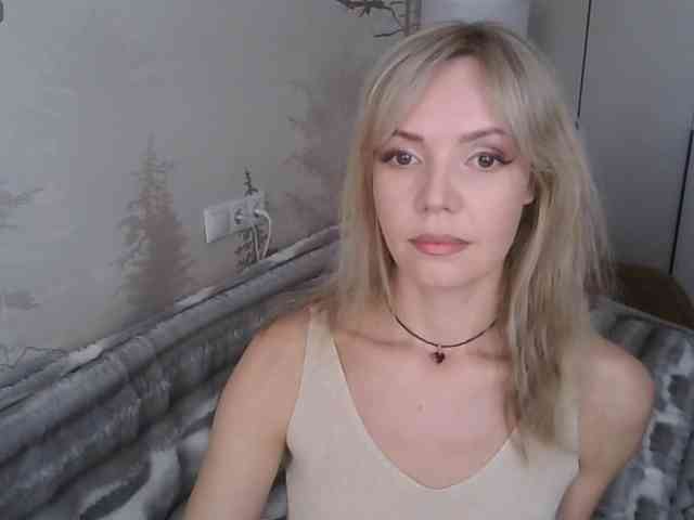 Red_Rose_98 webcam