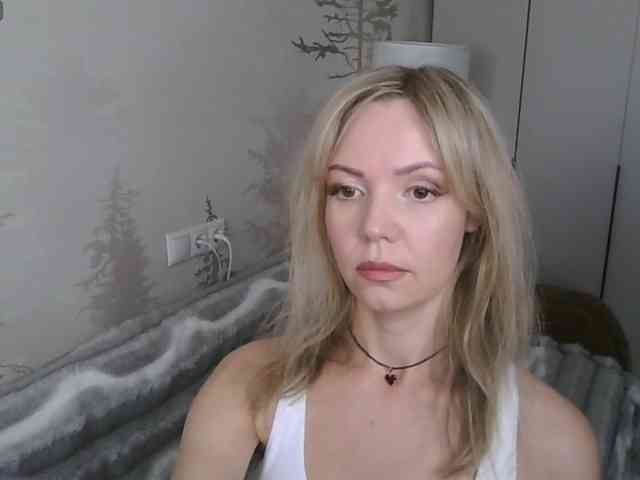 Red_Rose_98 webcam