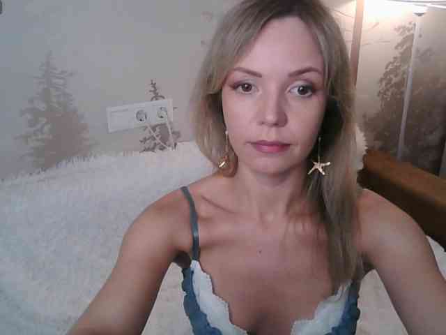 Red_Rose_98 webcam