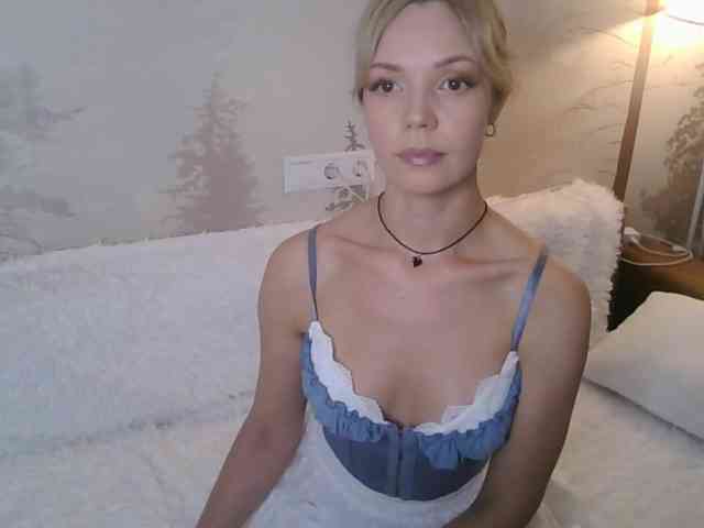 Red_Rose_98 webcam