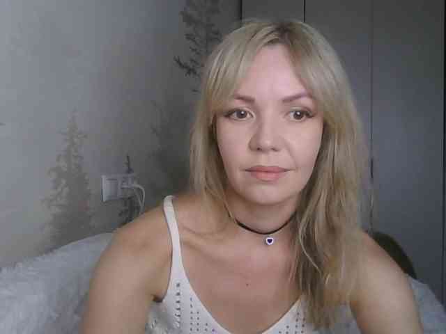 Red_Rose_98 webcam