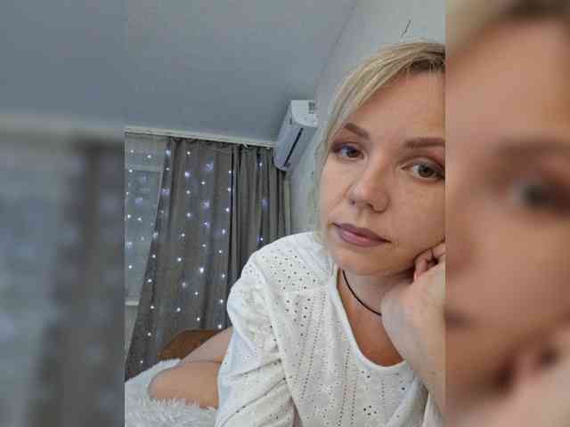 Red_Rose_98 webcam