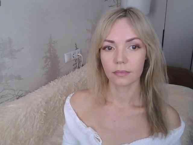 Red_Rose_98 webcam