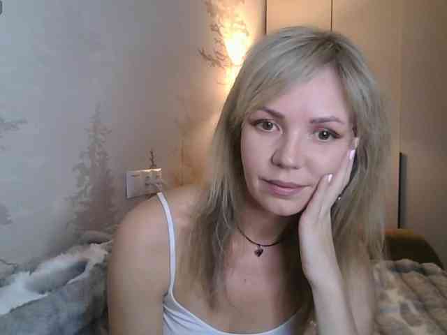 Red_Rose_98 webcam