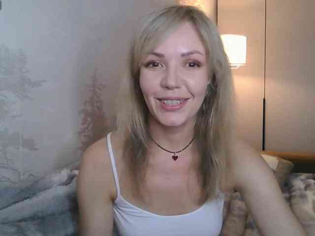 Red_Rose_98 webcam