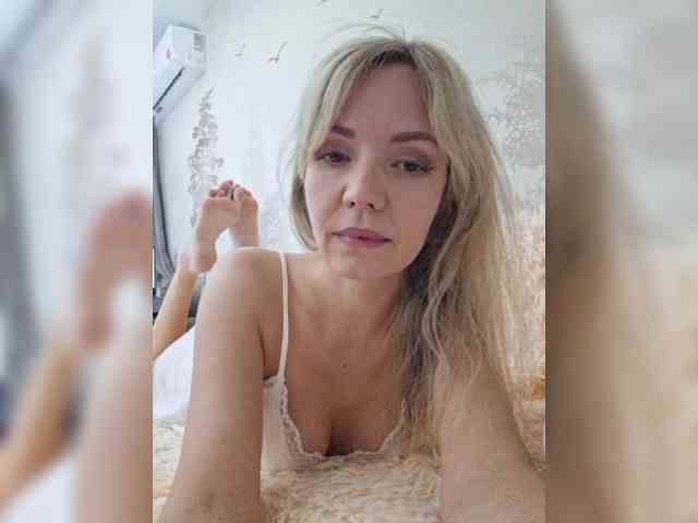 Red_Rose_98 webcam