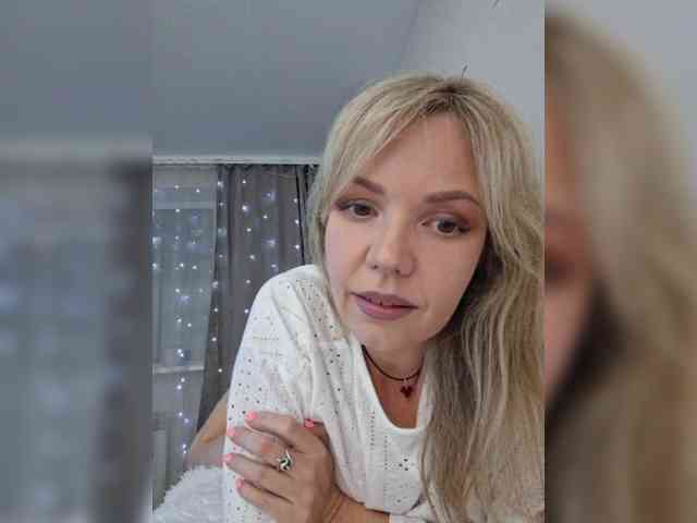 Red_Rose_98 webcam
