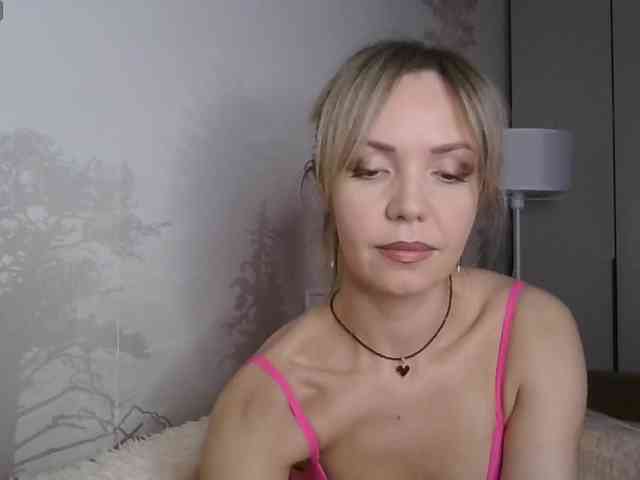 Red_Rose_98 webcam