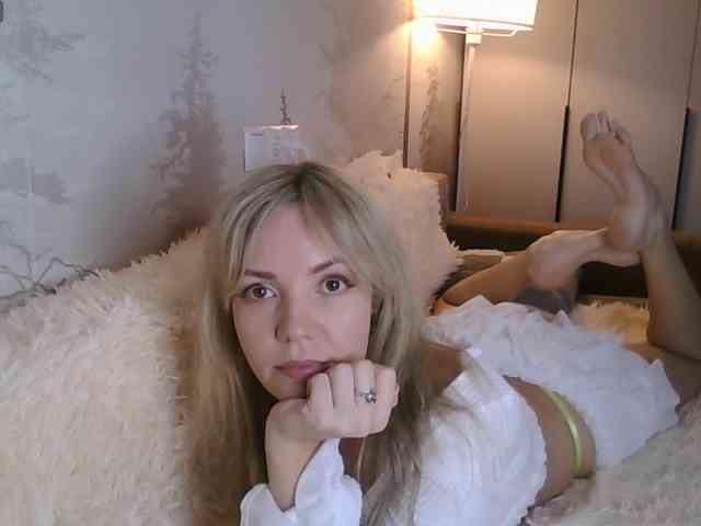 Red_Rose_98 webcam