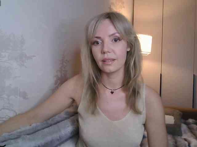 Red_Rose_98 webcam