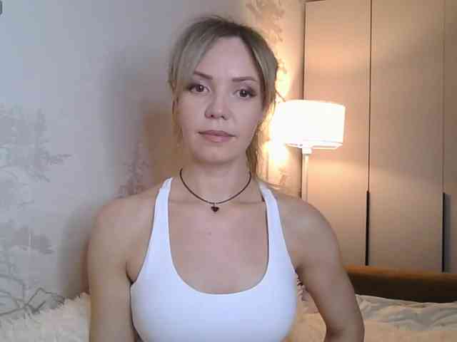 Red_Rose_98 webcam