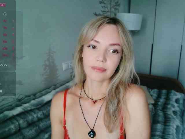 Kissz Sex Cam Show