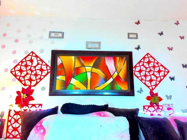 XxXbrunettesquirtxXx's BongaCams show and profile