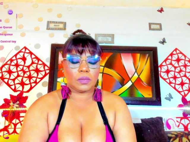 XxXbrunettesquirtxXx live cam on BongaCams
