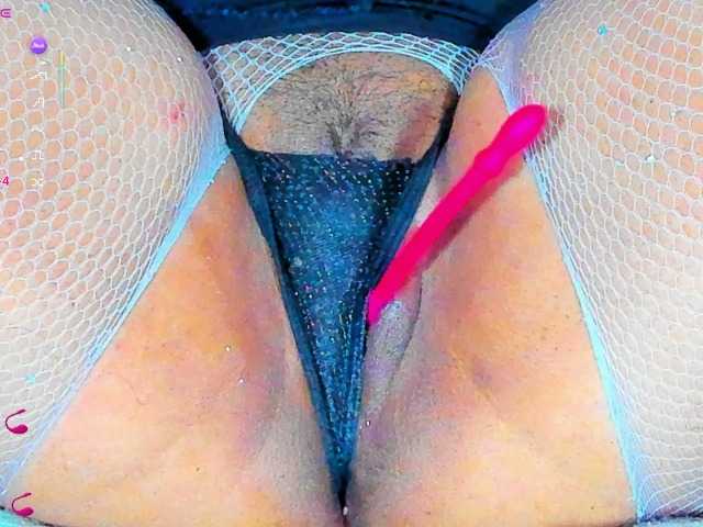 XxXbrunettesquirtxXx live cam on BongaCams