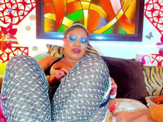 XxXbrunettesquirtxXx live cam on BongaCams