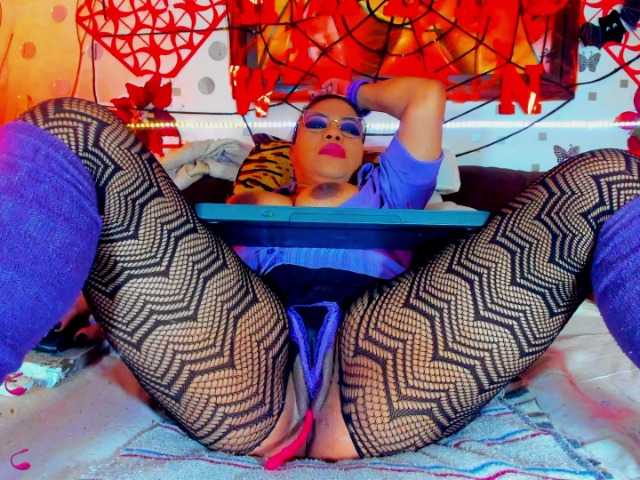 XxXbrunettesquirtxXx