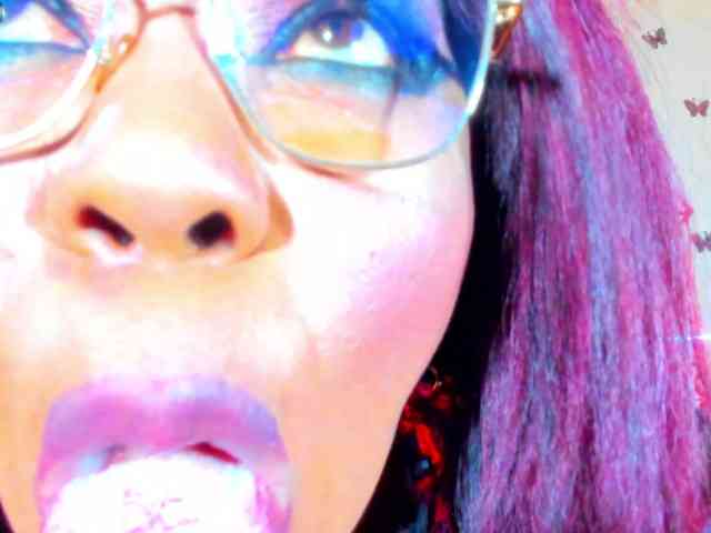 XxXbrunettesquirtxXx webcam