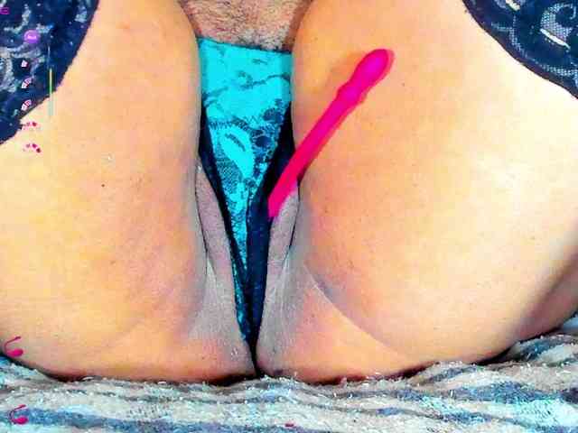 XxXbrunettesquirtxXx webcam