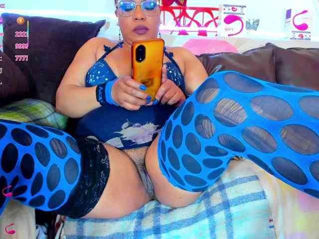 XxXbrunettesquirtxXx webcam