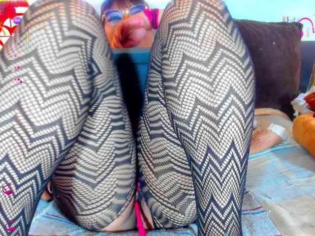 XxXbrunettesquirtxXx webcam