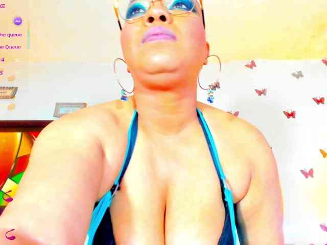 XxXbrunettesquirtxXx webcam