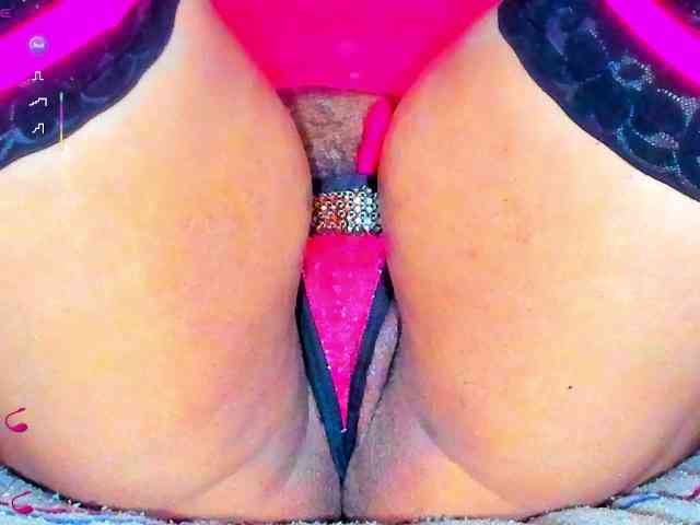 XxXbrunettesquirtxXx webcam