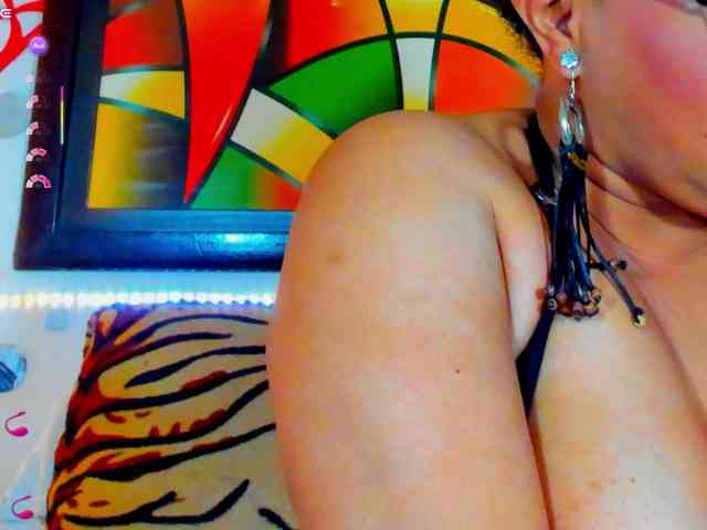 Modelo: XxXbrunettesquirtxXx